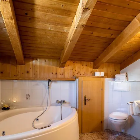 Apart Otel Appartementanlage Kerber Seefeld in Tirol