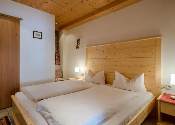 アパートメントアンラーゲ ケアバー 3*