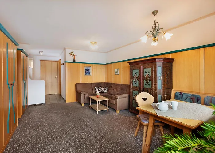 Appartementanlage Kerber Апарт-отель Зеефельд в Тироле